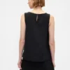 Camiseta sin mangas con cuello barco
