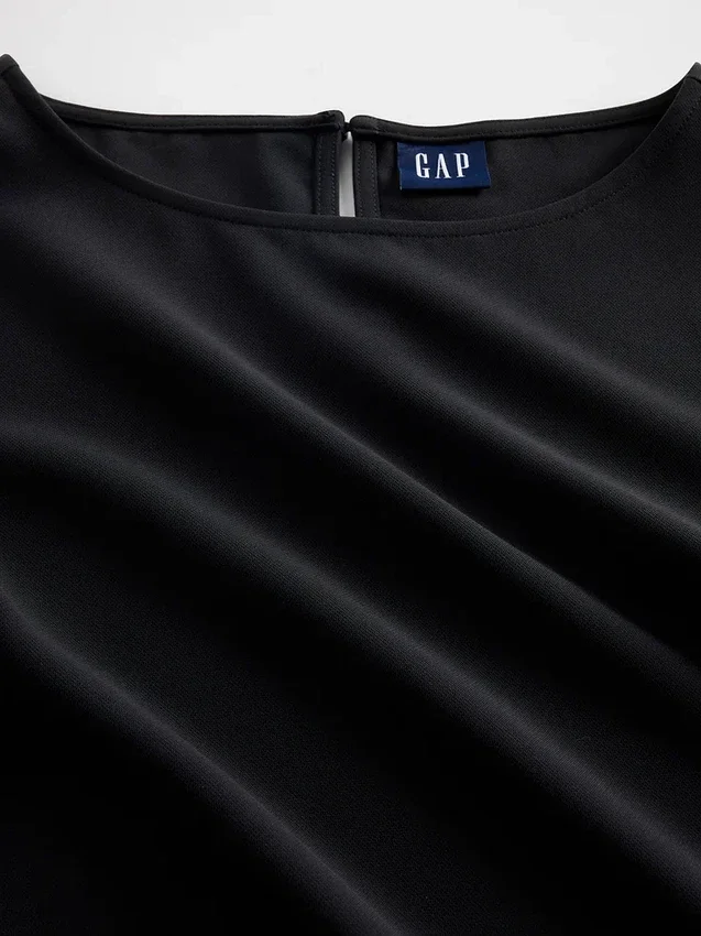 Camiseta sin mangas con cuello barco