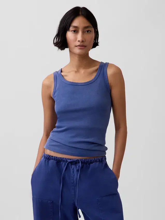 Camiseta sin mangas con cuello redondeado acanalado