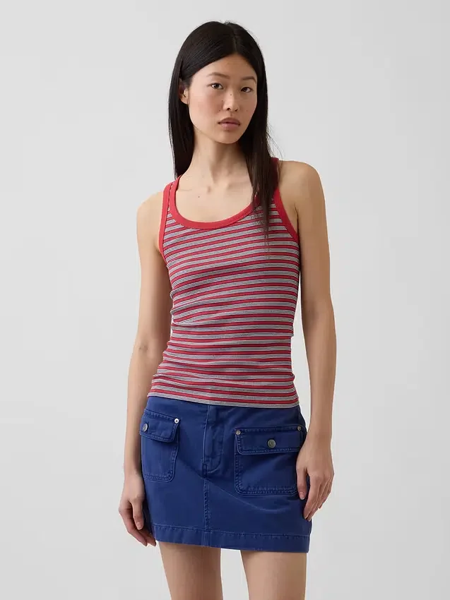 Camiseta sin mangas con cuello redondeado acanalado
