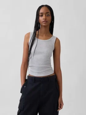 Camiseta sin mangas con cuello redondeado acanalado