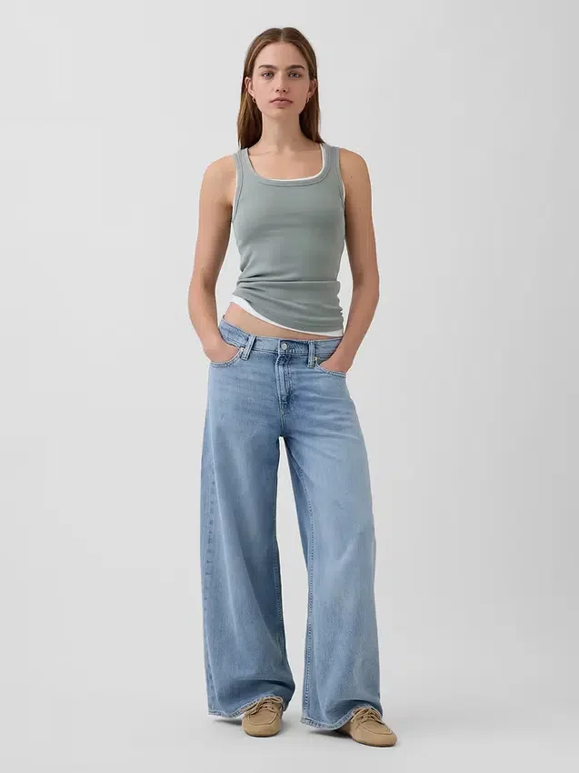 Camiseta sin mangas con cuello redondeado acanalado