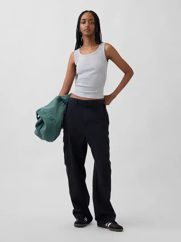 Camiseta sin mangas con cuello redondeado acanalado