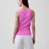 Camiseta sin mangas con cuello redondeado acanalado