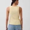 Camiseta sin mangas con cuello redondeado acanalado
