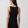 Camiseta sin mangas con cuello redondeado acanalado