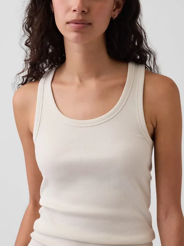 Camiseta sin mangas con cuello redondeado acanalado