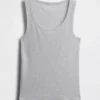 Camiseta sin mangas con cuello redondeado acanalado