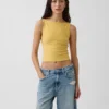 Camiseta sin mangas corta de punto tupido con cuello barco
