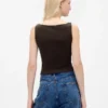 Camiseta sin mangas corta de punto tupido con cuello barco