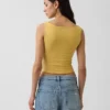 Camiseta sin mangas corta de punto tupido con cuello barco