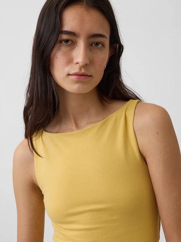 Camiseta sin mangas corta de punto tupido con cuello barco