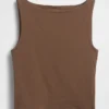 Camiseta sin mangas corta de punto tupido con cuello barco