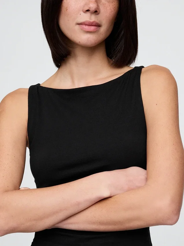 Camiseta sin mangas corta de punto tupido con cuello barco