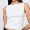 Camiseta sin mangas corta de punto tupido con cuello barco