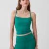 Camiseta sin mangas corta GapFit Smooth con espalda nadadora