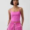 Camiseta sin mangas corta GapFit Smooth con espalda nadadora