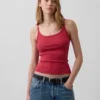 Camiseta sin mangas corta moderna