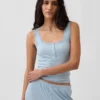 Camiseta sin mangas de pijama tipo Henley con encaje de canalé fino
