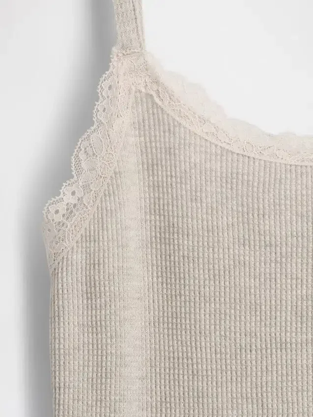 Camiseta sin mangas infantil con ribete de encaje y tejido de gofre