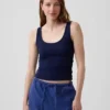 Camiseta sin mangas moderna