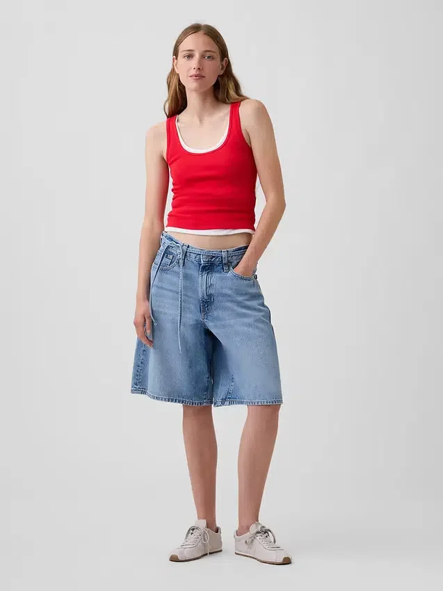Camiseta sin mangas moderna