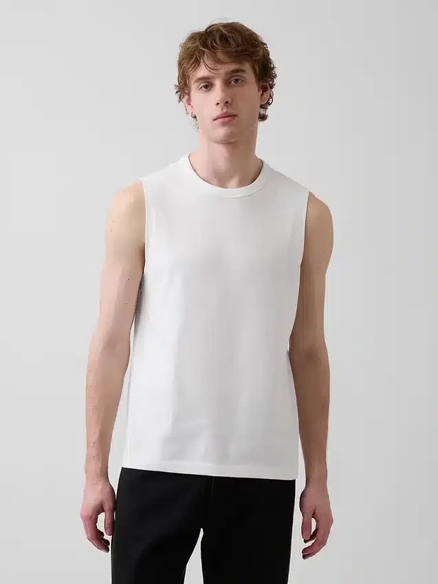 Camiseta sin mangas tipo «muscle»