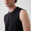 Camiseta sin mangas tipo «muscle»