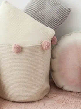 Cesta «Bubbly» de Lorena Canals, color natural-nude