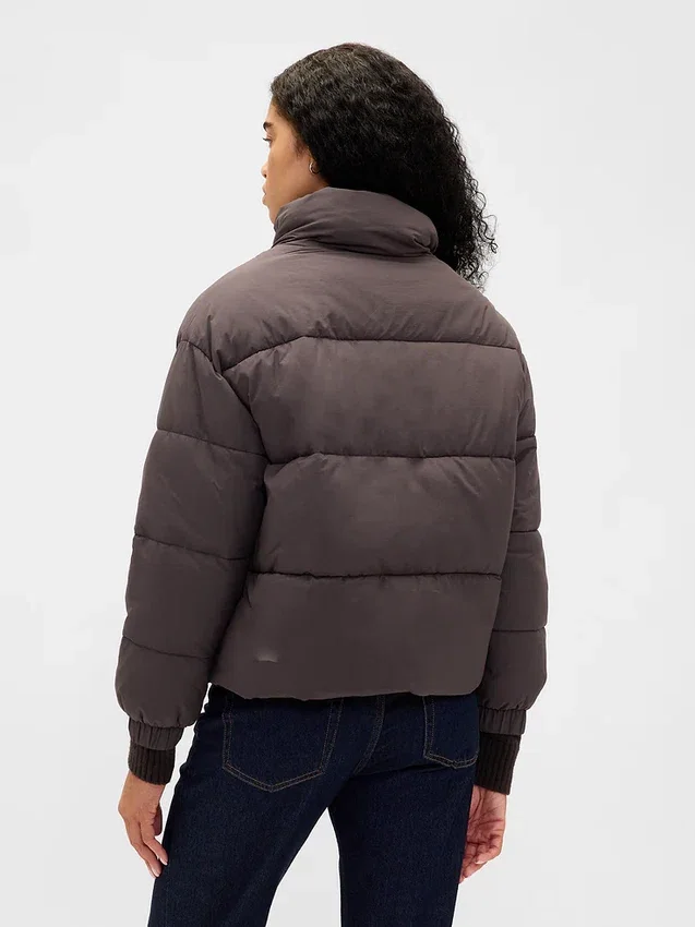 Chaqueta acolchada con ribete de piel sintética