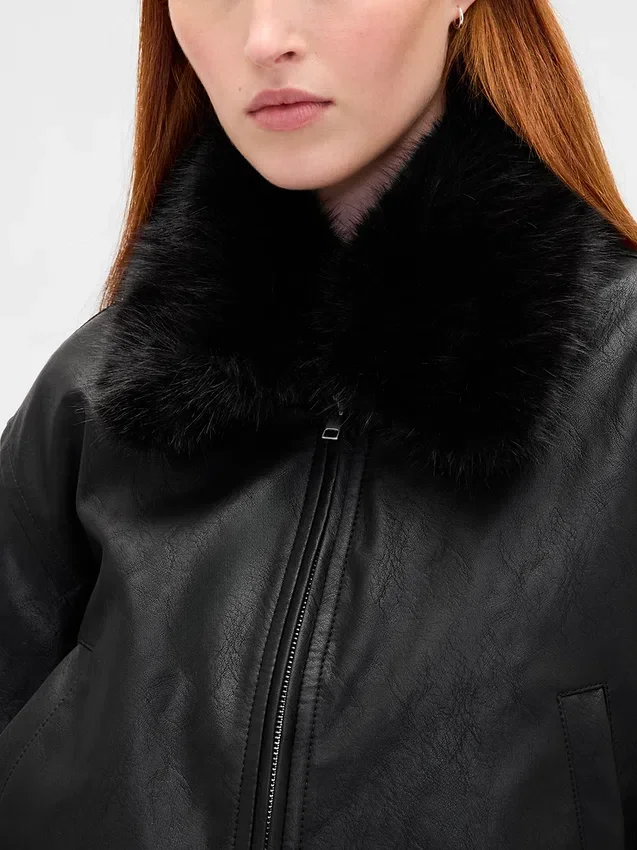 Chaqueta bomber de piel vegana