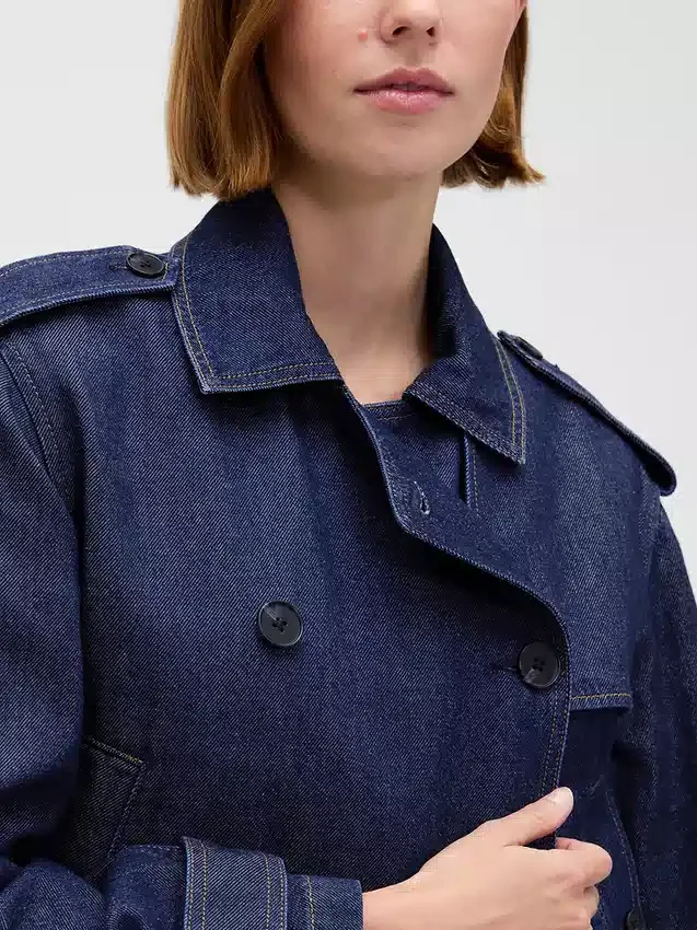Chaqueta corta tipo trench de denim ultrasuave