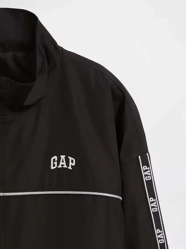 Chaqueta cortavientos con logo de corte holgado para niños