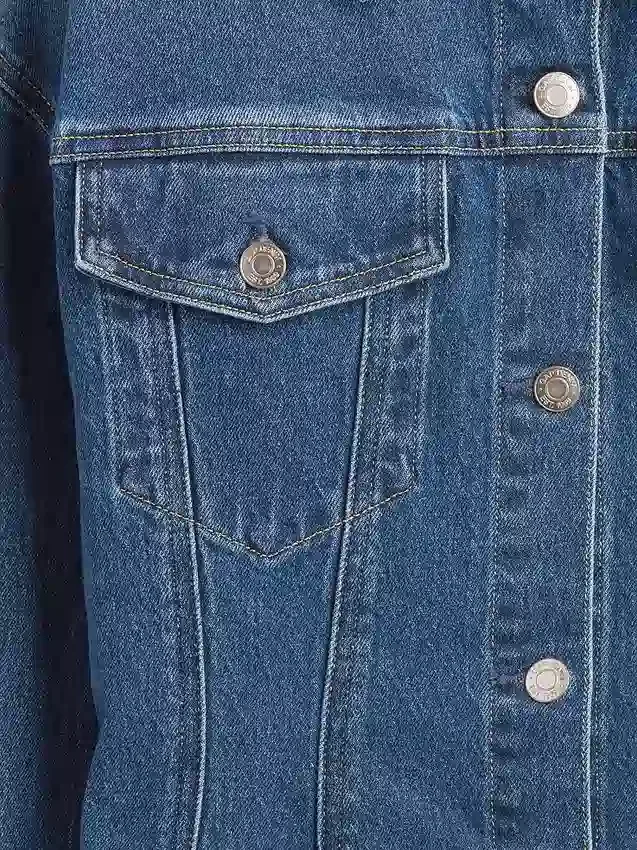 Chaqueta vaquera larga entallada