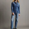 Chaqueta vaquera larga entallada
