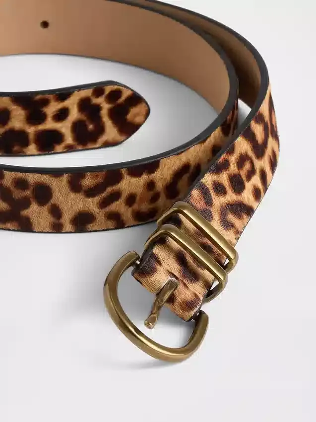 Cinturón de pelo de ternero con estampado de leopardo