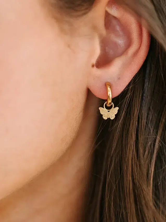 Colgante clásico de mariposa de Pierced Co para pendientes tipo huggie