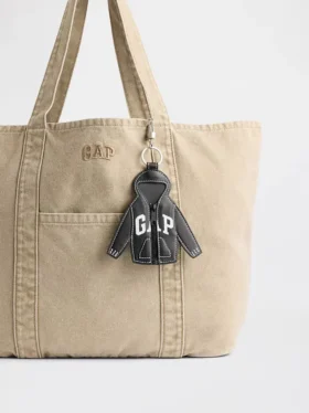 Colgante para bolso con diseño de sudadera con capucha y logotipo