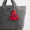 Colgante para bolso con diseño de sudadera con capucha y logotipo