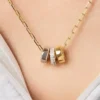 Collar con colgantes de Ana Luisa Tyler