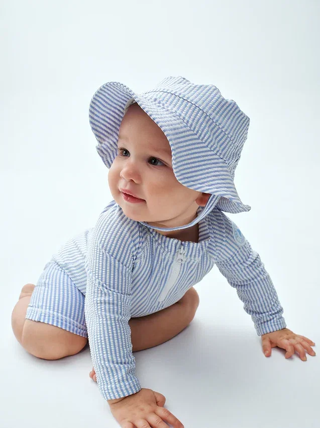 Conjunto de baño con camiseta protectora para bebé