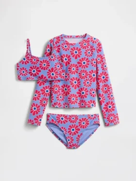 Conjunto de baño de tres piezas con camiseta de protección solar para niños