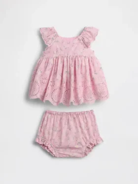 Conjunto de bebé con ojales