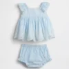 Conjunto de bebé con ojales