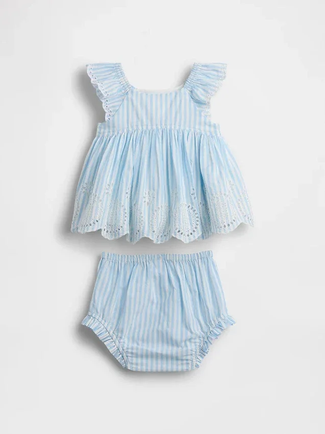 Conjunto de bebé con ojales