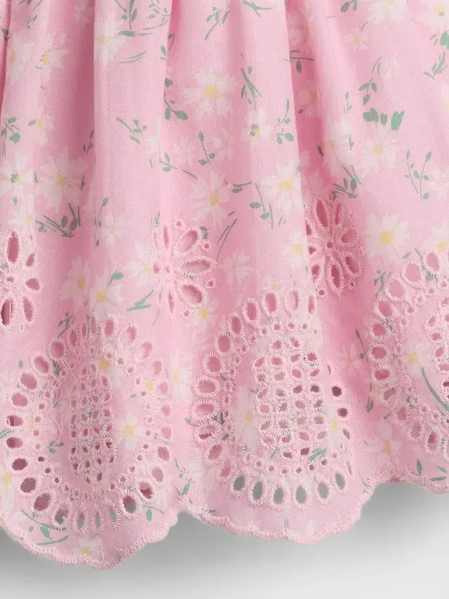 Conjunto de bebé con ojales