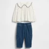 Conjunto de camiseta con cuello y pantalones sin cremallera para bebé