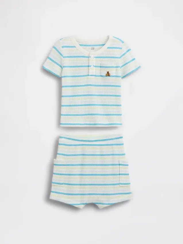 Conjunto de camiseta Henley y pantalones cortos tipo waffle para bebé