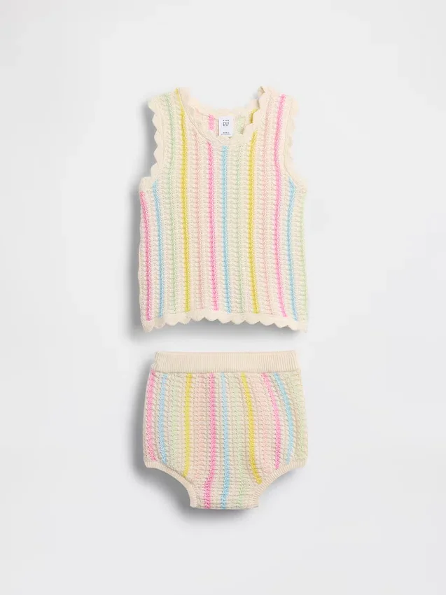 Conjunto de camiseta sin mangas y pantalones cortos de rayas de ganchillo para bebé