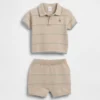Conjunto de jerséis y pantalones cortos a rayas para bebé